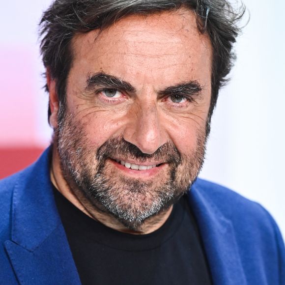 Exclusif - André Manoukian - Enregistrement de l'émission "Vivement Dimanche" au Studio Gabriel à Paris, présentée par M.Drucker et diffusée le 5 mai sur France 3. Le 29 avril 2024 © Guillaume Gaffiot / Bestimage