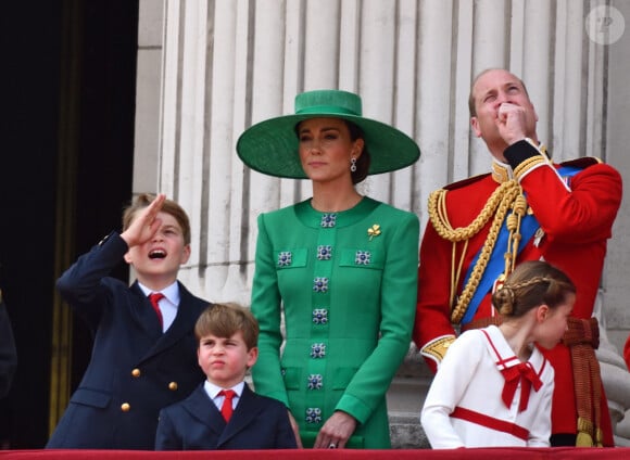 Le prince George, le prince Louis, la princesse Charlotte, Kate Catherine Middleton, princesse de Galles, le prince William de Galles - La famille royale d'Angleterre sur le balcon du palais de Buckingham lors du défilé "Trooping the Colour" à Londres. Le 17 juin 2023 