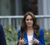 Cependant, très important aussi pour la tranquillité de la famille loin de Londres. 
Le prince William, prince de Galles, et Catherine (Kate) Middleton, princesse de Galles, au centre sportif national de Bisham Abbey à Marlow, à l'occasion de la Journée mondiale de la Santé mentale, le 12 octobre 2023. 