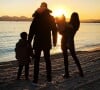 Le couple a deux autres enfants.
Karine Ferri avec sa famille, février 2020, Instagram.