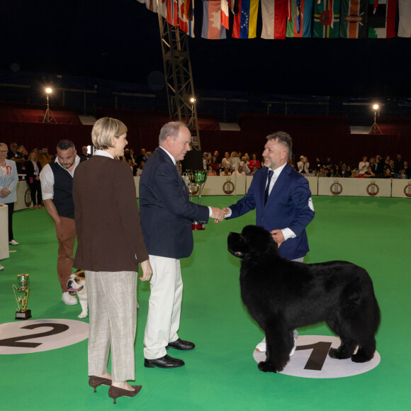 Le prince Albert II de Monaco et la princesse Charlène de Monaco lors de la remise des prix de l'Exposition Canine Internationale 2024, organisée par la Société Canine de Monaco et le Monaco Kennel Club, dans le quartier de Fonvieille. Monaco, le 4 mai 2024. © Olivier Huitel/Pool Monaco/Bestimage 