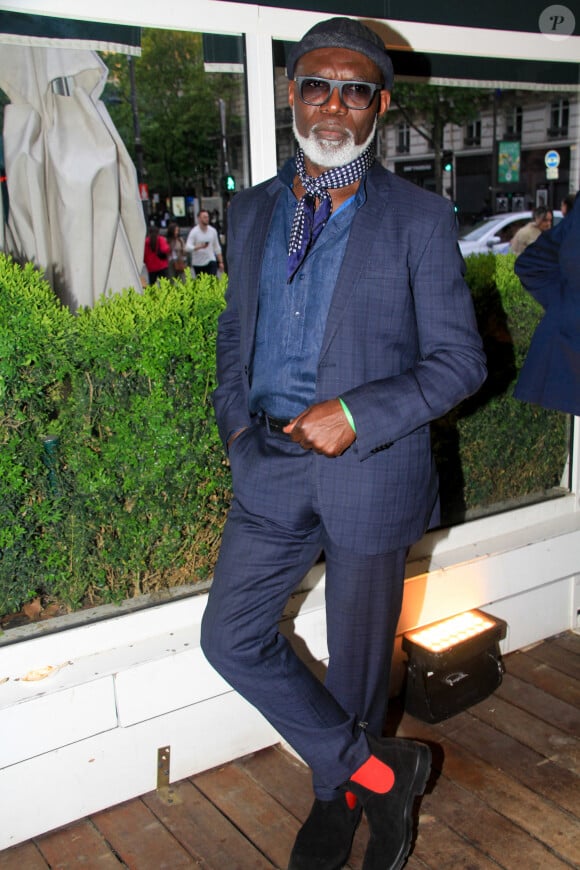 Ériq Ebouaney lors de la soirée des 140 ans de légende des Deux Magots et vernissage de l'exposition "140 ans d'esprits créatifs à Saint-Germain-des-Prés" à Paris le 29 avril 2024. © Philippe Baldini / Bestimage