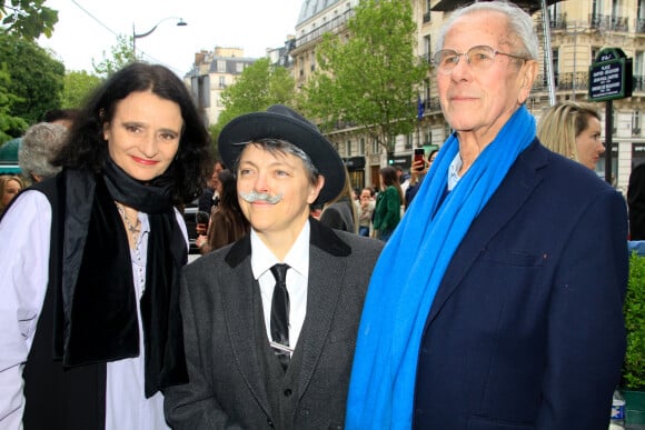 Catherine Mathivat (présidente de la brasserie les Deux Magots) avec Jean-Louis Debré et sa compagne Valérie Bochenek lors de la soirée des 140 ans de légende des Deux Magots et vernissage de l'exposition "140 ans d'esprits créatifs à Saint-Germain-des-Prés" à Paris le 29 avril 2024. © Philippe Baldini / Bestimage