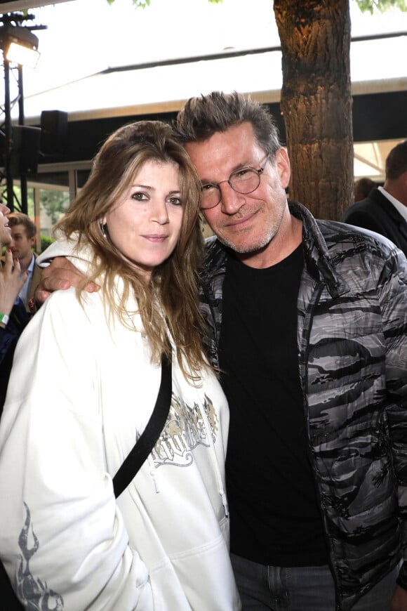 Benjamin Castaldi et sa femme Aurore Aleman étaient de la partie
 
Benjamin Castaldi et sa femme Aurore Aleman lors de la soirée des 140 ans de légende des Deux Magots et vernissage de l'exposition "140 ans d'esprits créatifs à Saint-Germain-des-Prés" à Paris le 29 avril 2024. © Cédric Perrin / Bestimage