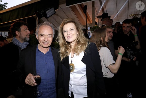 Valerie Trierweiler et Jean-Maurice Belayche lors de la soirée des 140 ans de légende des Deux Magots et vernissage de l'exposition "140 ans d'esprits créatifs à Saint-Germain-des-Prés" à Paris le 29 avril 2024. © Cédric Perrin / Bestimage