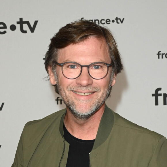 Laurent Romejko au photocall pour la conférence de presse de rentrée de France TV à la Grande Halle de la Villette à Paris, France, le 6 juillet 2022. © Coadic Guirec/Bestimage 