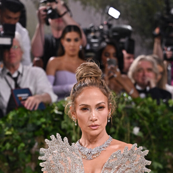 Jennifer Lopez lors de l'édition 2024 du Met Gala à New York le 6 mai 2024.