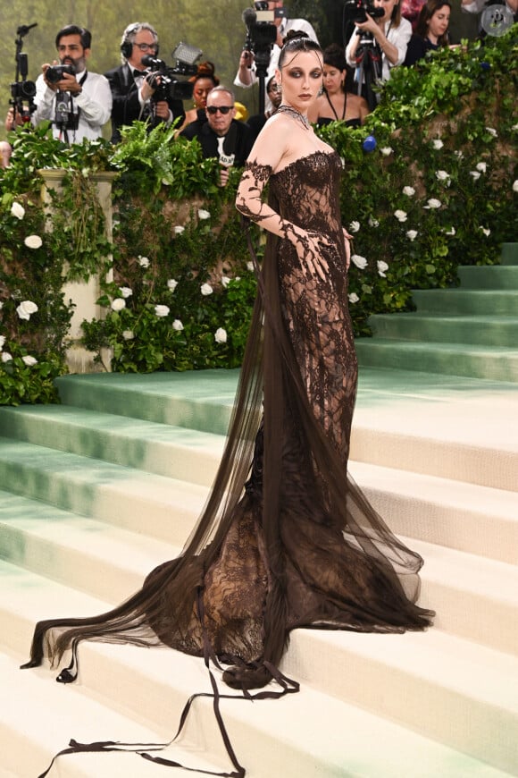 Emma Chamberlain lors de l'édition 2024 du Met Gala à New York le 6 mai 2024.