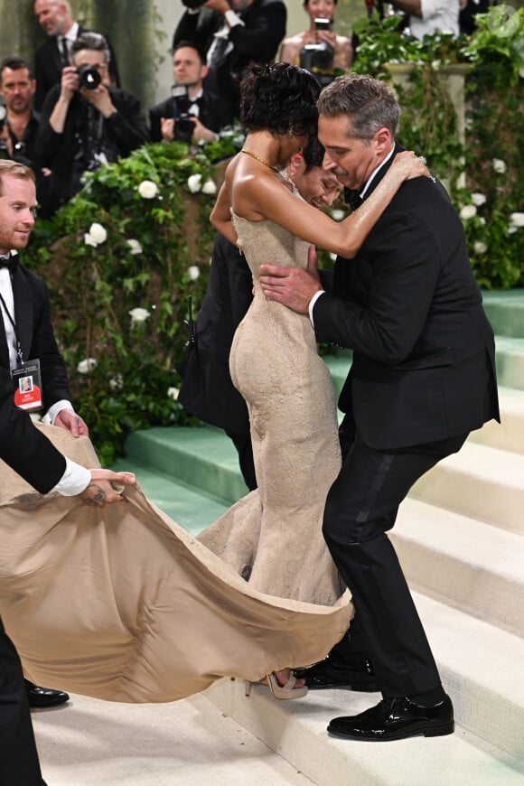 Pour l'occasion, Olivier Rousteing a conçu une robe Balmain sculptée sur le corps de Tyla.
Tyla lors de l'édition 2024 du Met Gala à New York le 6 mai 2024.