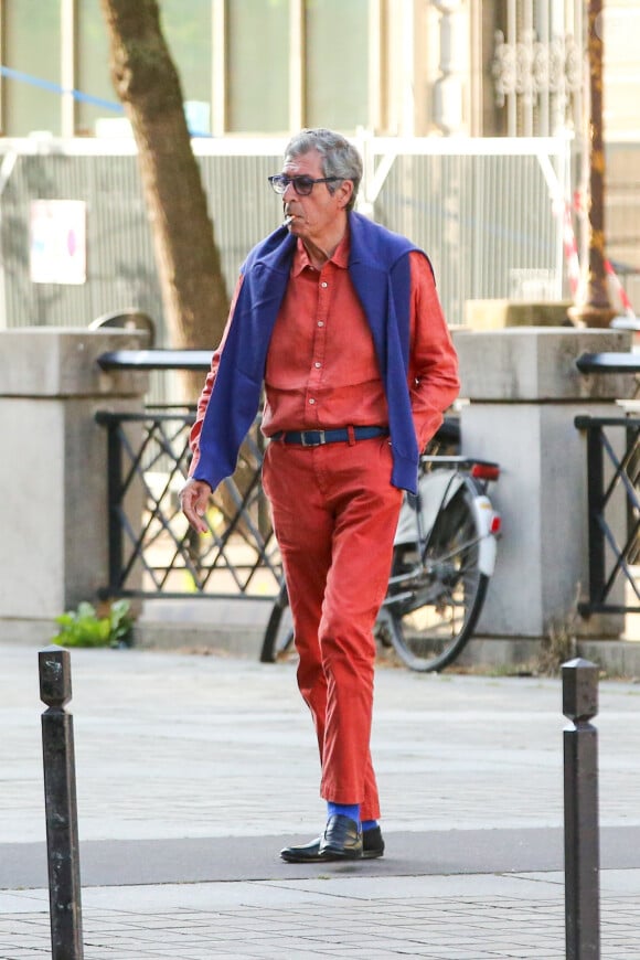 Patrick Balkany arrive au palais de justice de Paris pour entendre la décision de la cour d'appel concernant l'affaire de blanchiment aggravée contre lui et sa femme Isabelle le 27 mai 2020.