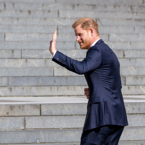 Le prince Harry, duc de Sussex arrive à la célébration du 10ème anniversaire des Invictus Games, en la cathédrale Saint-Paul à Londres, le 8 mai 2024. Venu sans sa femme et ses enfants, il ne rencontrera pas son père qui lutte actuellement contre un cancer. © MISC/Backgrid USA/Bestimage 
