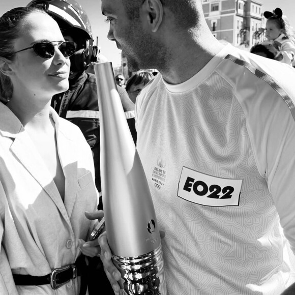 Tony Parker était avec sa compagne Agathe Teyssier à Marseille
Tony Parker avec sa compagne Agathe Teyssier à Marseille pour porter la flamme olympique. Le 9 mai 2024.