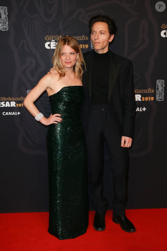 C'est Monaco Matin qui a annoncé la naissance du bébé avant une interview avec le jeune papa 
Mélanie Thierry et son compagnon le chanteur Raphaël (Raphaël Haroche) - Photocall de la 44ème cérémonie des César à la salle Pleyel à Paris. Le 22 février 2019 © Borde-Jacovides / Bestimage 