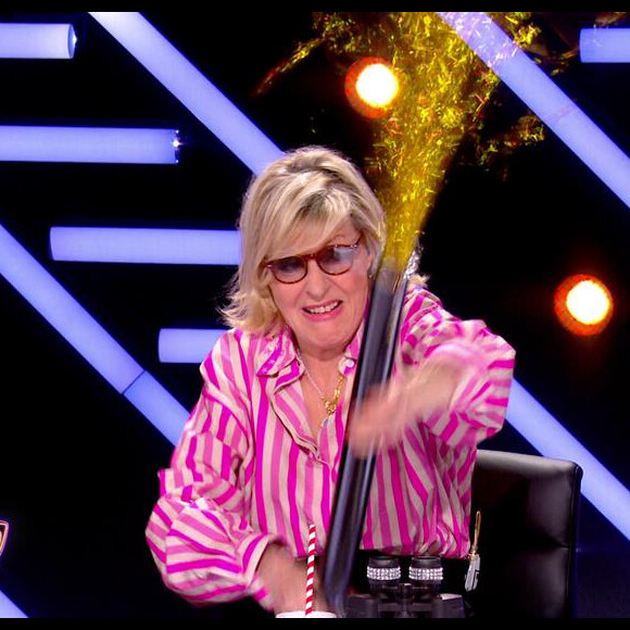 Elle n'a pas réussi à berner Chantal Ladesou, qui, en bonne enquêtrice, l'a aussitôt démasquée et a activé son Prono d'Or.