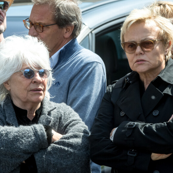 Depuis leur rupture, Catherine Lara et Muriel Robin ont conservé une belle complicité. Les deux ex ont notamment assisté ensemble aux obsèques de Maurane en mai 2018.
Cérémonie funéraire de la chanteuse belge Maurane, en la présence de la chanteuse française Catherine Lara et de l'humoriste Muriel Robin. Photo by Danny Gys / Reporters/ABACAPRESS.COM