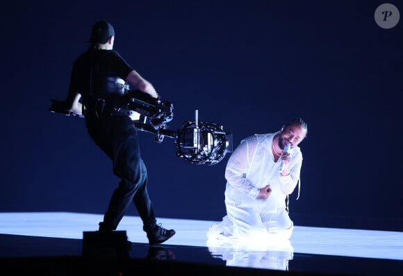 Slimane peut-être fier de lui !
Slimane avec sa chanson "Mon Amour" lors de la première répétition générale avant la finale de la 68ème édition du Concours Eurovision de la chanson (ESC) à la Malmö Arena, en Suède, le 10 mai 2024. © Sanjin Strukic/PIXSELL/Bestimage