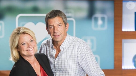 Marina Carrère d'Encausse ne co-animera plus le programme, qu'elle a longtemps présenté aux côtés de Michel Cymes.
Marina Carrère d'Encausse et Michel Cymes sur le plateau du "Magazine de la santé"