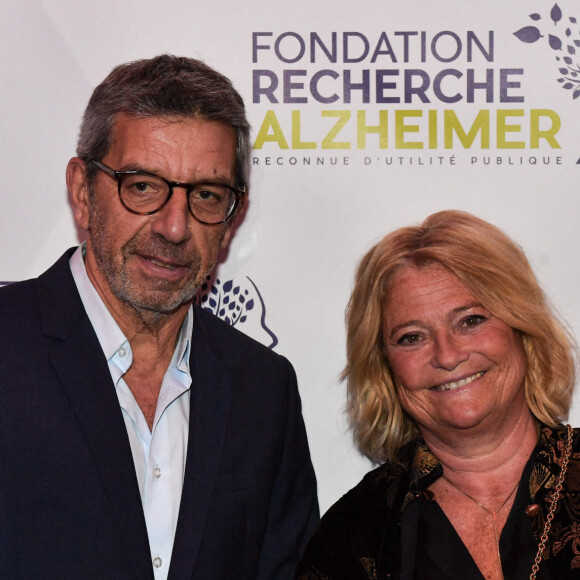 Marina Carrère d'Encausse et Michel Cymes lors du Gala des 20 ans de la Fondation Recherche Alzheimer qui s'est tenu à l'Olympia à Paris, France le 18 mars 2024. Photo par Christophe Meng / ABACAPRESS.COM