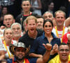 La belle brune avait d'ailleurs choisi les bijoux parfaits pour en mettre plein la vue à tout le monde
Le prince Harry, duc de Sussex et Meghan Markle, duchesse de Sussex aux Invictus Games 2023 à Dusseldorf le 15 septembre 2023. 