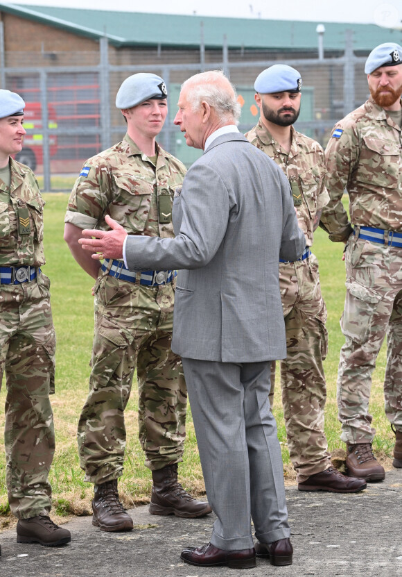 Le roi Charles III d'Angleterre remet officiellement le rôle de colonel en chef de l'Army Air Corps au prince de Galles à la base militaire Army Aviation Center de Middle Wallop, Hampshire, Royaume Uni, le 13 mai 2024. © Justin Goff/GoffPhotos/Bestimage 