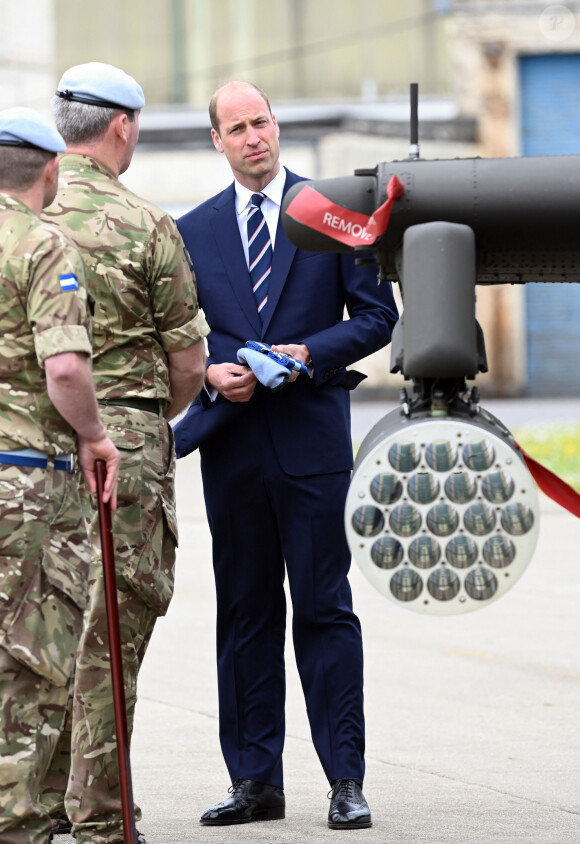 Le roi d'Angleterre remet officiellement le rôle de colonel en chef de l'Army Air Corps au prince William, prince de Galles à la base militaire Army Aviation Center de Middle Wallop, Hampshire, Royaume Uni, le 13 mai 2024. © Justin Goff/GoffPhotos/Bestimage 