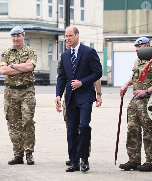 Le roi d'Angleterre remet officiellement le rôle de colonel en chef de l'Army Air Corps au prince William, prince de Galles à la base militaire Army Aviation Center de Middle Wallop, Hampshire, Royaume Uni, le 13 mai 2024. © Justin Goff/GoffPhotos/Bestimage 