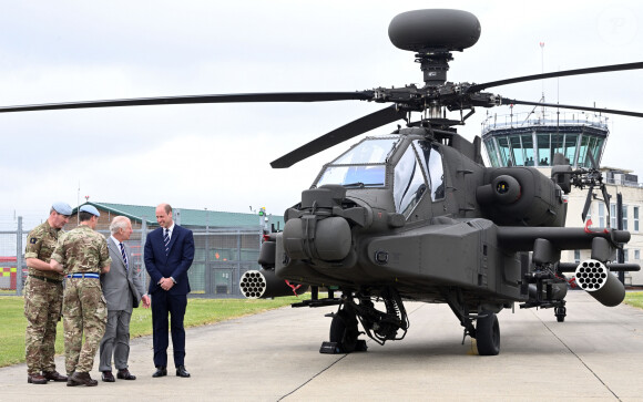 Le roi Charles III d'Angleterre remet officiellement le rôle de colonel en chef de l'Army Air Corps au prince William, prince de Galles à la base militaire Army Aviation Center de Middle Wallop, Hampshire, Royaume Uni, le 13 mai 2024. © Justin Goff/GoffPhotos/Bestimage 