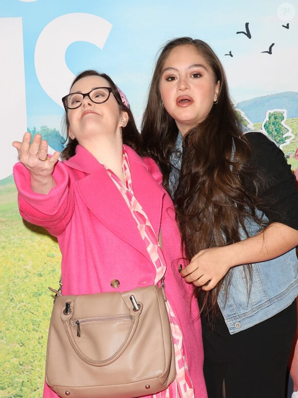 Marie Colin et Mayane Sarah El Baze - Avant-Première du film "Un p'tit truc en plus" au cinema UGC Normandie à Paris le 25 avril 2024. © Coadic Guirec/Bestimage