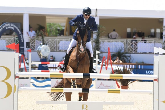 Cependant, à 17 ans, Guillaume Canet fait une grave chute à cheval qui lui vaut d'importantes blessures comme il le raconte à "adn", l'émission de l'INA
Guillaume Canet (5ème du prix Nostalgie Cote d'Azur) au jumping Longines Global Champions Tour à Cannes le 6 juin 2019. © Lionel Urman / Panoramic / Bestimage