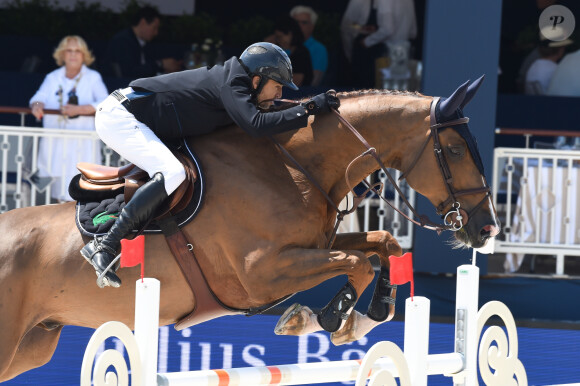 Guillaume Canet - Pour la cinquième année consécutive, le Longines Athina Onassis Horse Show ("LAOHS"), s'installe sur la mythique plage de Pampelonne, située sur la Presqu'île de Saint-Tropez. Cet évènement d'exception est orchestré par la célèbre cavalière Athina Onassis. Le 31 mai 2018. © Lionel Urman / Bestimage