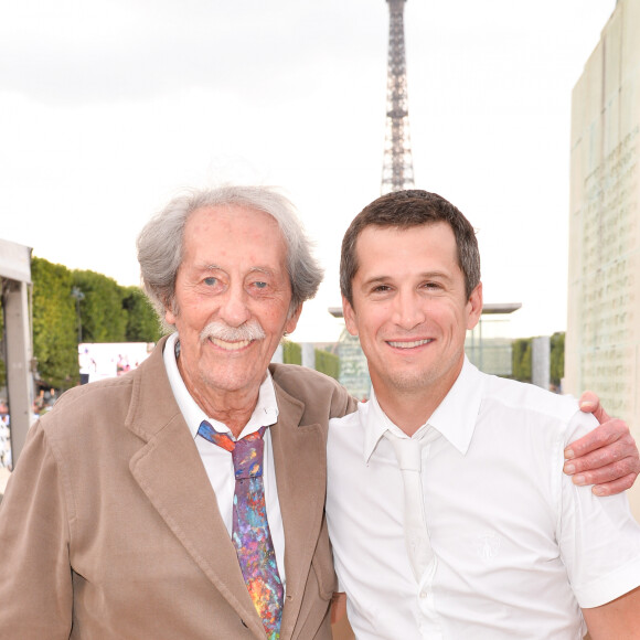 Mais la passion du cheval l'anime toujours, il a repris l'équitation pour les besoins du film "Jappeloup" et a noué une grande amitié avec Jean Rochefort
Exclusif - Jean Rochefort et Guillaume Canet - Photocall lors de la soirée du Grand Prix Longines Global Champions Tour lors du Longines Paris Eiffel Jumping au Champ-de-Mars à Paris, le 4 juillet 2015.