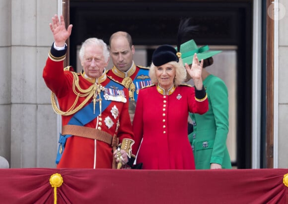 Le prince William de Galles, le roi Charles III, la reine consort Camilla Parker Bowles - La famille royale d'Angleterre sur le balcon du palais de Buckingham lors du défilé "Trooping the Colour" à Londres. Le 17 juin 2023