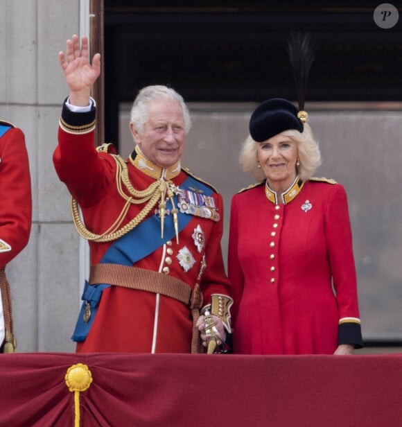 Le roi Charles III, la reine consort Camilla Parker Bowles - La famille royale d'Angleterre sur le balcon du palais de Buckingham lors du défilé "Trooping the Colour" à Londres. Le 17 juin 2023