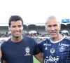 Belle rencontre entre Yoann Gourcuff et Zinedine Zidane

Christophe Dugarry, Bixente Lizarazu, Yoann Gourcuff, Zinedine Zidane - A l'occasion des 100 ans du parc Lescure, Bordeaux accueille au stade Chaban-Delmas un match de gala opposant les gloires des Girondins de Bordeaux au Variétés Club de France. © Patrick Bernard/ Bestimage