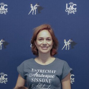 Exclusif - Nathalie Péchalat et sa fille Jeanne - Première du spectacle Mon Premier Lac des Cygnes au Théatre Mogador à Paris le 19 novembre 2022. © Jack Tribeca / Bestimage 