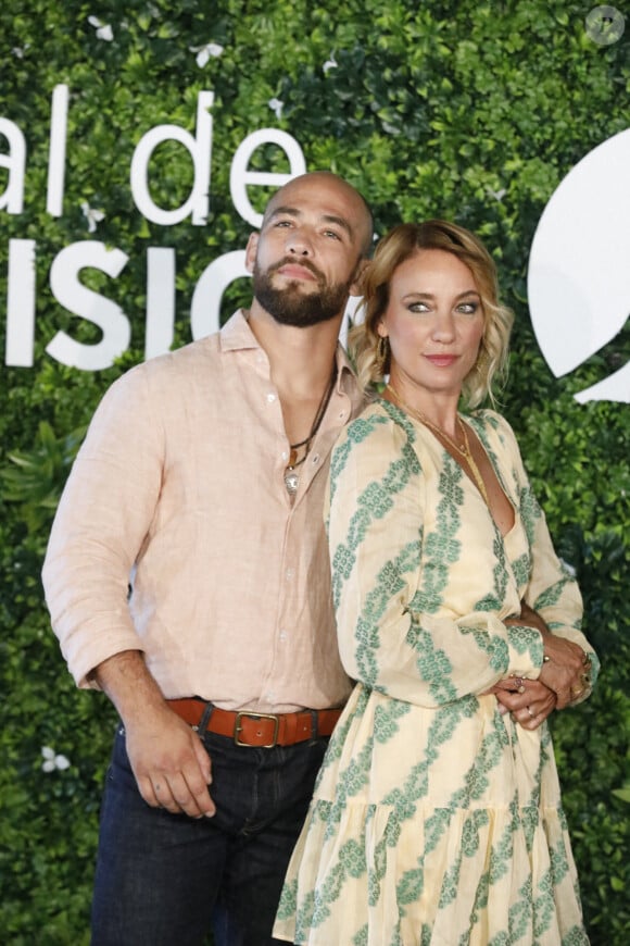 Moise Santamaria et Emma Colberti au photocall de la série "Un si grand soleil" lors du 62ème Festival de Télévision de Monte-Carlo, à Monaco, le 17 juin 2023. © Denis Guignebourg/BestImage 