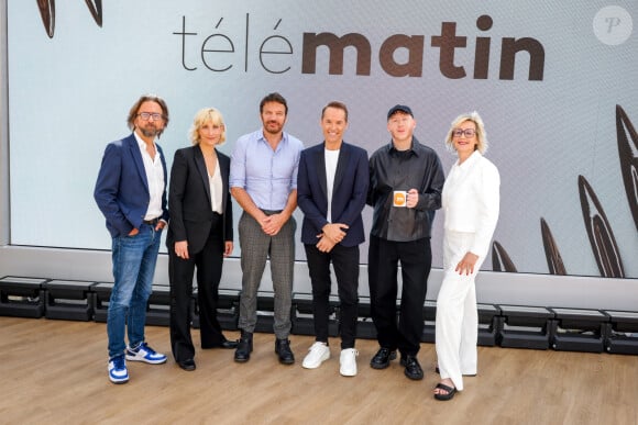 Exclusif - Alex Jaffray, Charlotte Lipinska, Samuel Le Bihan, Damien Thevenot, Eddy de Pretto et Sylvie Adigard sur le plateau de l'émission Télématin en marge du 77ème Festival International du Film de Cannes, France, le 16 mai 2024. © Jack Tribeca/Bestimage