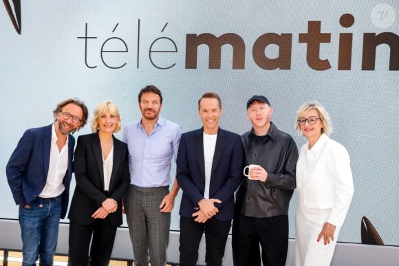 Exclusif - Alex Jaffray, Charlotte Lipinska, Samuel Le Bihan, Damien Thevenot, Eddy de Pretto et Sylvie Adigard sur le plateau de l'émission Télématin en marge du 77ème Festival International du Film de Cannes, France, le 16 mai 2024. © Jack Tribeca/Bestimage