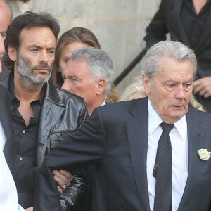 Pascal Desprez, Alain Delon, Anthony Delon - Sorties des obsèques de Mireille Darc en l'église Saint-Sulpice à Paris. Le 1er septembre 2017