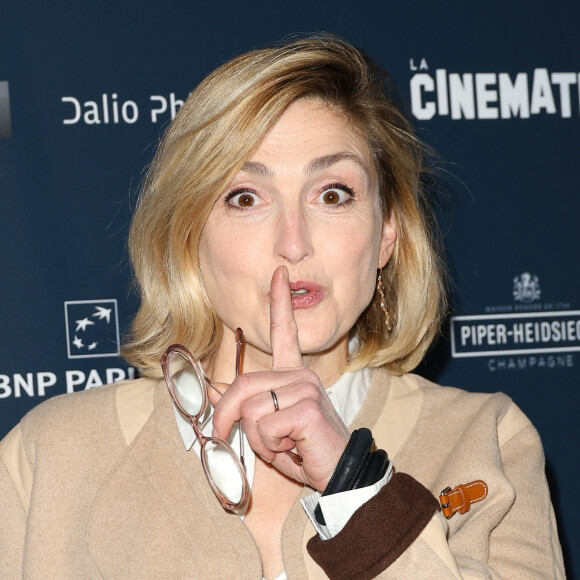 Julie Gayet passe de beaux moments à Cannes ! L'épouse de François Hollande resplendit depuis plusieurs jours sur la Croisette et ce sans son mari.
Julie Gayet lors du Vernissage de l'exposition "L'Art de James Cameron" à La Cinémathèque française à Paris © Guirec Coadic / Bestimage 