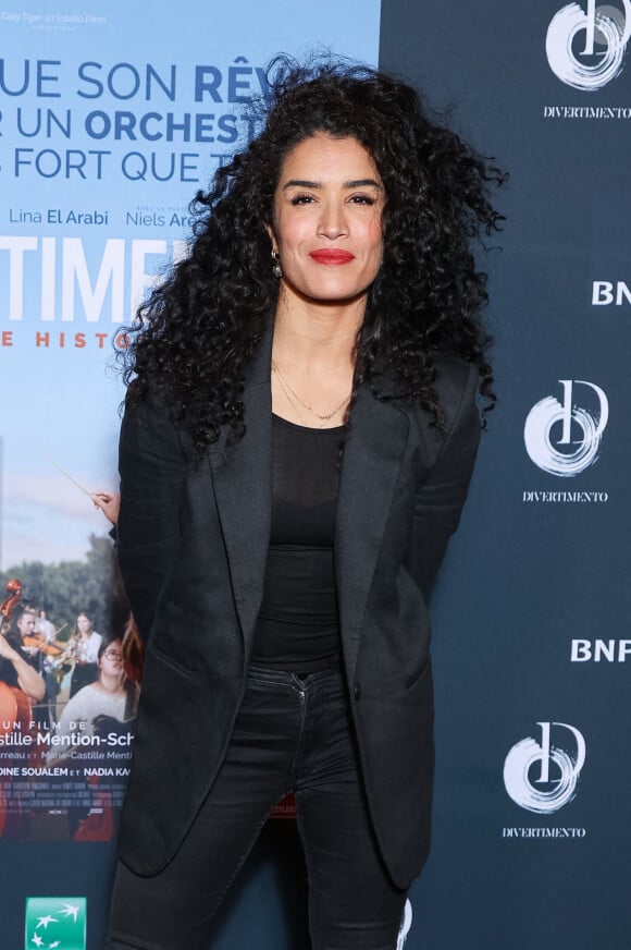 Aujourd'hui célibataire, elle n'écarte pas l'idée de faire un enfant toute seule, grâce à la congélation de ses ovocytes.
Sabrina Ouazani assiste à l'avant-première du film "Divertimento" à Paris au Cinéma Le Grand Rex le 16 janvier 2023 à Paris. Photo par Nasser Berzane/ABACAPRESS.COM