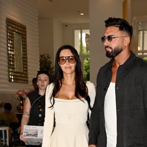 Aujourd'hui, le couple a aussi été aperçu à l'hôtel Martinez
Nabilla Benattia et son mari Thomas Vergara quittent l'hôtel Martinez lors du 77ème Festival International du Film de Cannes (14 - 25 mai 2024), le 20 mai 2024. 