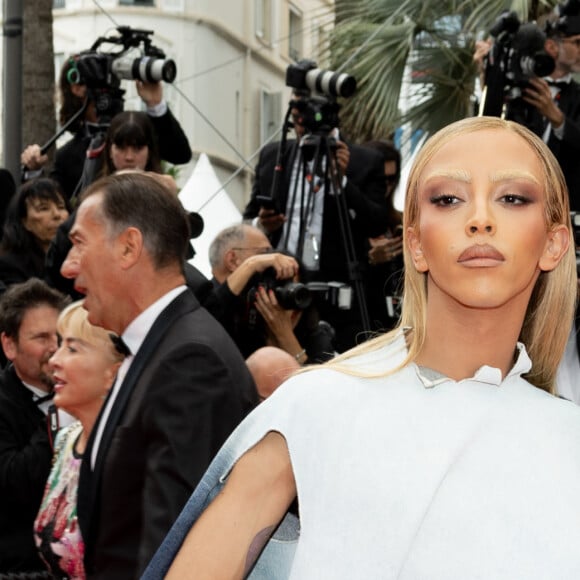 Bilal Hassani - Montée des marches du film « The Apprentice » lors du 77ème Festival International du Film de Cannes, au Palais des Festivals à Cannes. Le 20 mai 2024 © Jacovides-Moreau / Bestimage  Red carpet of the movie « The Apprentice » during the 77th Cannes International Film Festival at the Palais des Festivals in Cannes, France. On may 20th 2024 