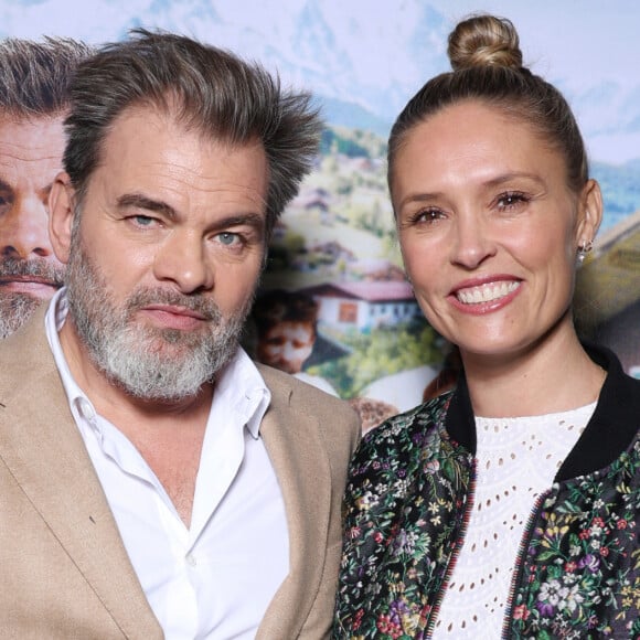 Il a organisé un voyage dans l'Orient Express.
Clovis Cornillac et son épouse Lilou Fogli lors de l'avant-première du film "Monsieur le maire" au cinéma UGC Danton à Paris le 17 octobre 2023. © Denis Guignebourg / Bestimage 