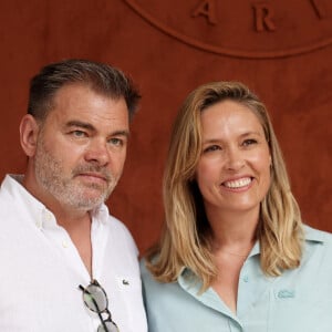 Clovis Cornillac et sa femme Lilou Fogli au village lors des Internationaux de France de tennis de Roland Garros 2023, à Paris, France, le 11 juin 2023. © Jacovides-Moreau/Bestimage 