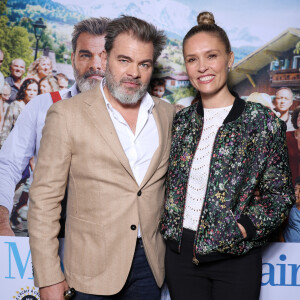 Clovis Cornillac et sa femme Lilou Fogli lors de l'avant-première du film "Monsieur le maire" au cinéma UGC Danton à Paris le 17 octobre 2023. © Denis Guignebourg / Bestimage 