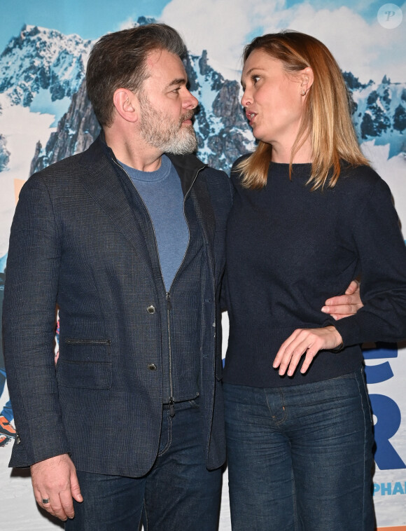 Clovis Cornillac et sa femme Lilou Fogli - Avant-Première du film "Les Têtes givrées" à 'UGC Bercy à Paris le 5 février 2023. © Guirec Coadic / Bestimage 