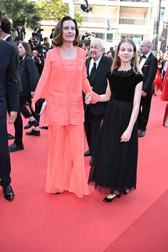 Carole Bouquet et Darya Rassam, montée des marches de "Le Comte de Monte-Cristo" au Festival de Cannes, 22/05/2024, photo de David Niviere/ABACAPRESS.COM