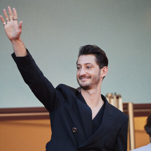 Pierre Niney - Montée des marches du film " Le comte de Monte-Cristo " lors du 77ème Festival International du Film de Cannes, au Palais des Festivals à Cannes. Le 22 mai 2024 © Jacovides-Moreau / Bestimage 