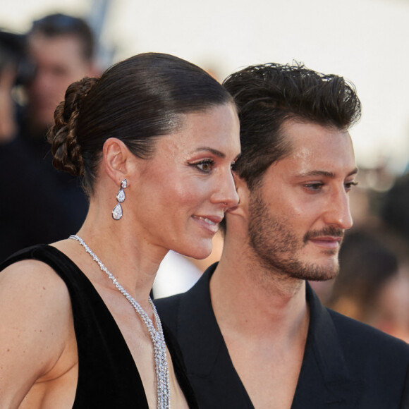 Natasha Andrews et son compagnon Pierre Niney - Montée des marches du film " Le comte de Monte-Cristo " lors du 77ème Festival International du Film de Cannes, au Palais des Festivals à Cannes. Le 22 mai 2024 © Jacovides-Moreau / Bestimage  Red carpet of the movie " Le comte de Monte-Cristo " during the 77th Cannes International Film Festival at the Palais des Festivals in Cannes, France. On may 22th 2024